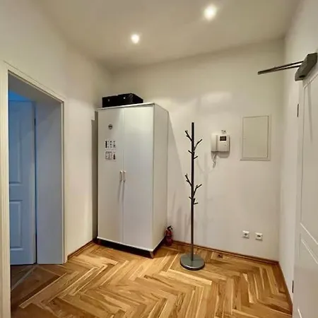 公寓 Firstclass 2r_apartment In